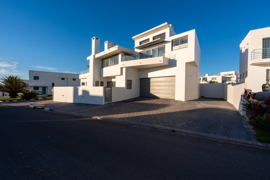 5 Bedroom Property for Sale in Paradise Beach Western Cape